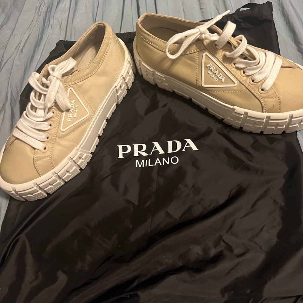 Authentic Prada size 9 color tan/khaki